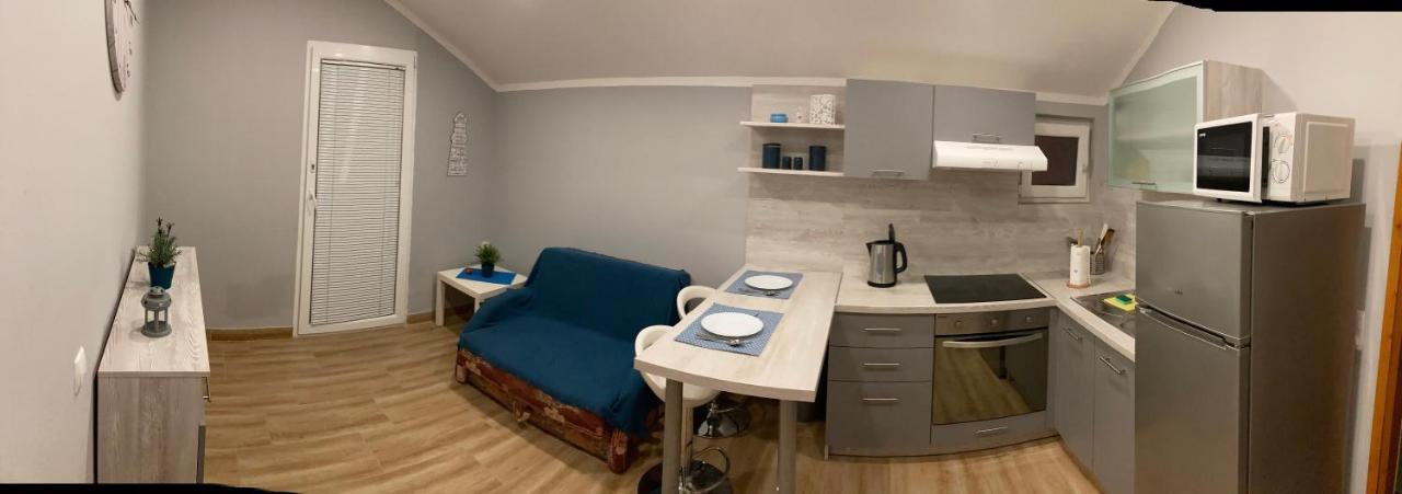 Apartman Turanj Exteriér fotografie