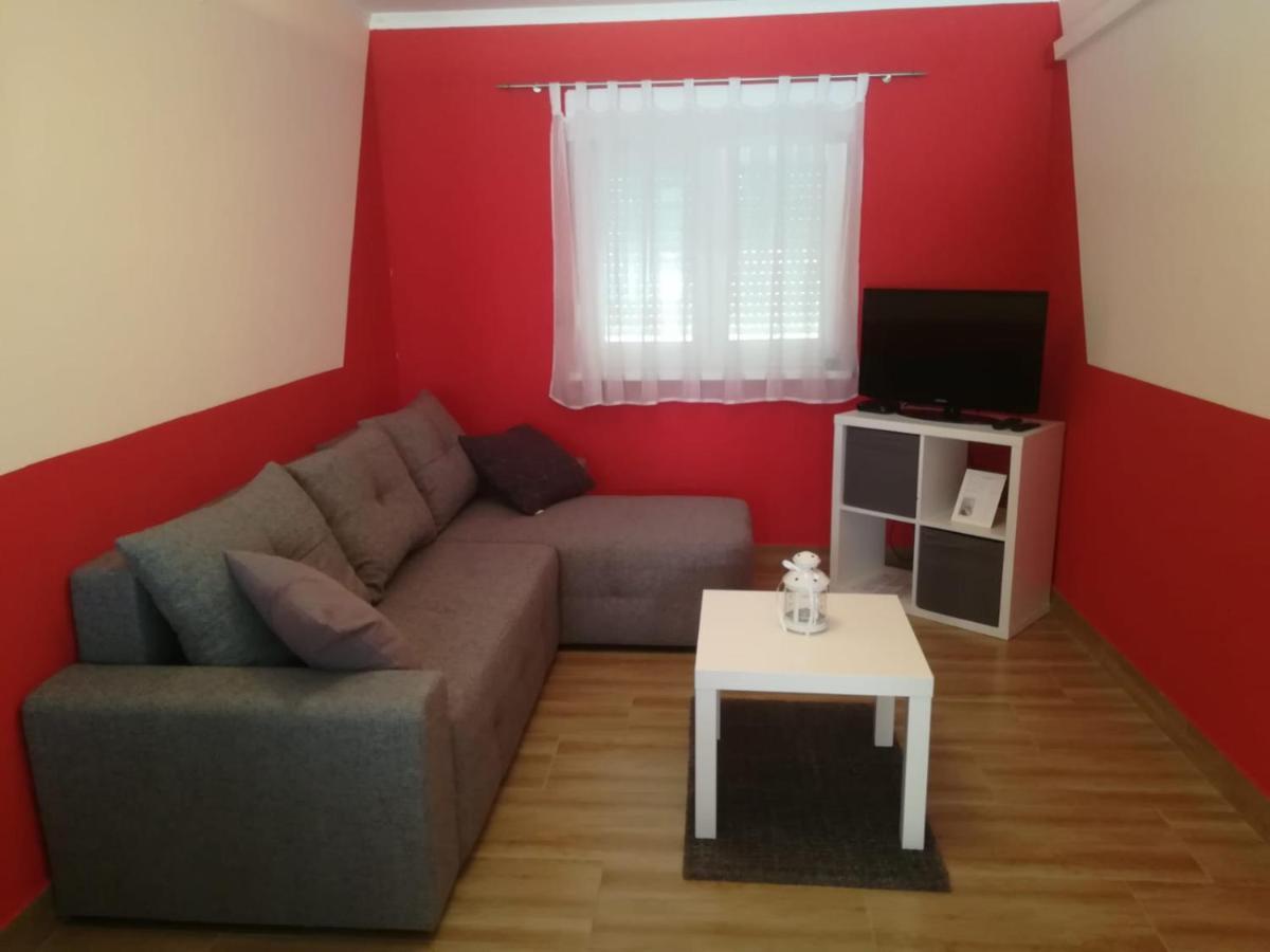 Apartman Turanj Exteriér fotografie