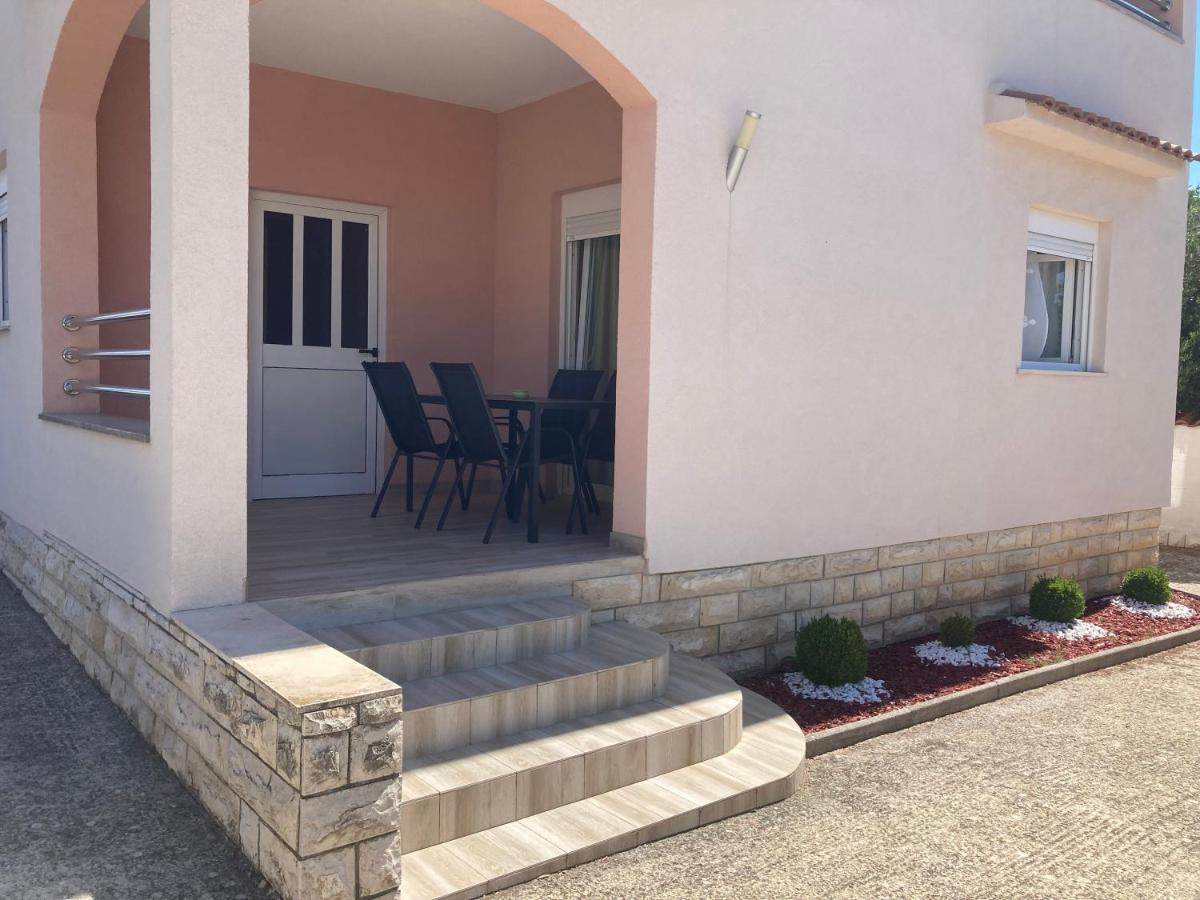Apartman Turanj Exteriér fotografie